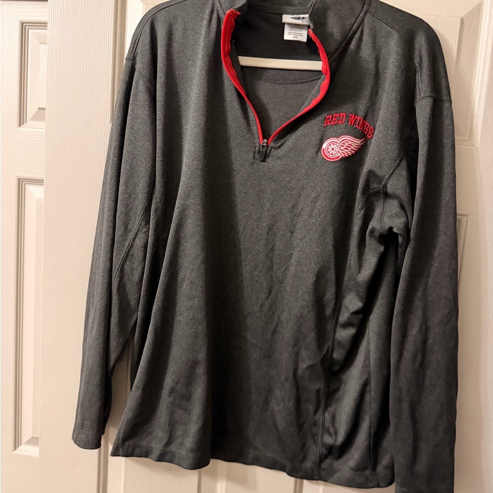 NHL Red Wings Gray Pullover with Logo